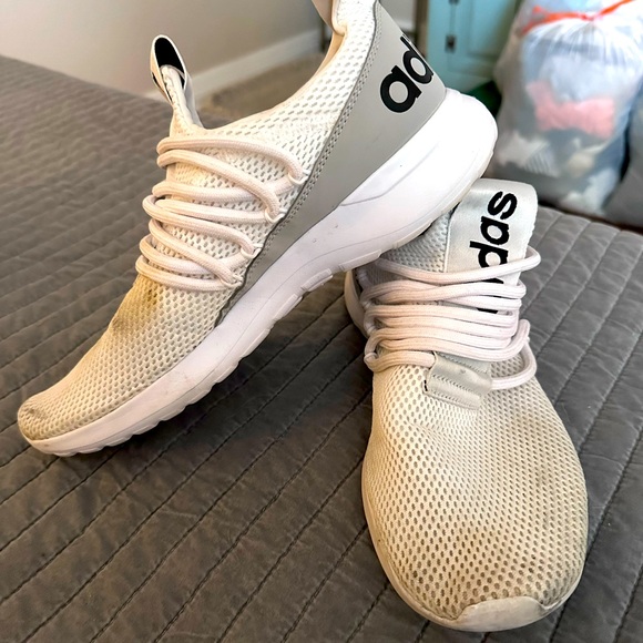 Men’s adidas clouds - Picture 1 of 4